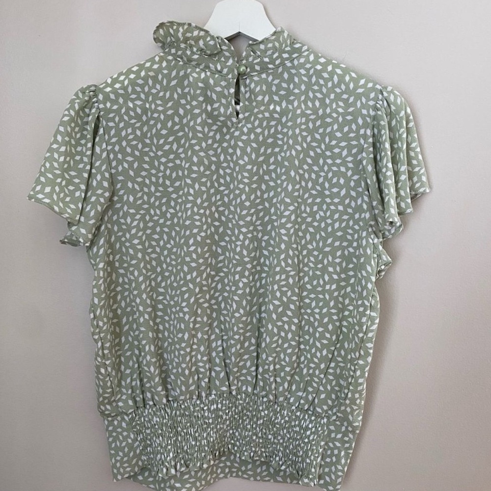 Stem & Vine Flutter sleeve blouse - Picture 2 of 4